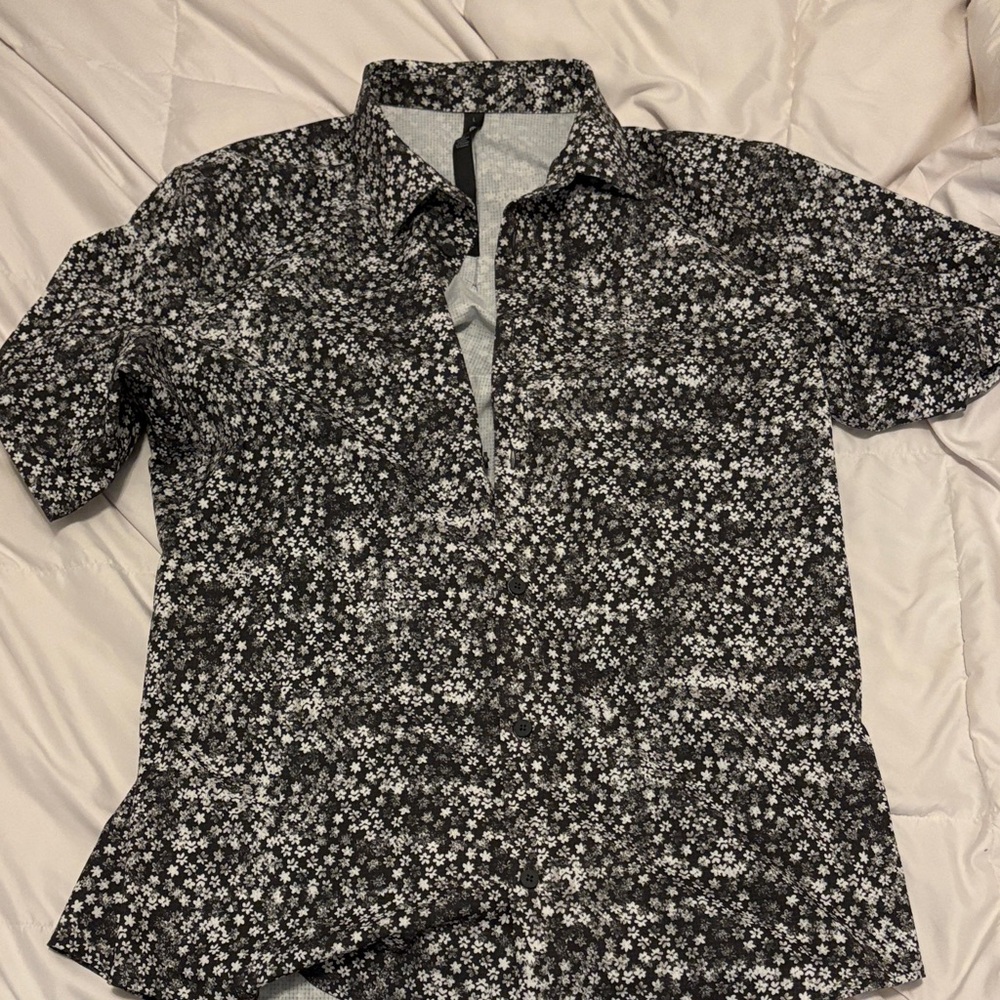 Lululemon Hawaiian print button up shirt
